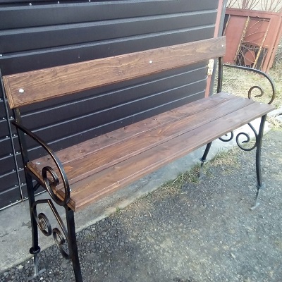 Садовая скамейка