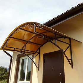 Козырек для крыльца из поликарбоната