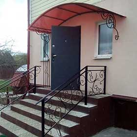 Козырек для крыльца из поликарбоната