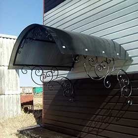 Козырек кованый из поликарбоната