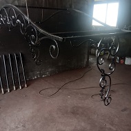 Козырек кованый над крыльцом с покрытием из оцинкованного металла 4,3