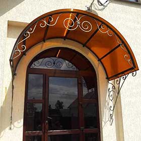 Козырек кованый из поликарбоната