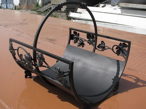 Кованая дровница