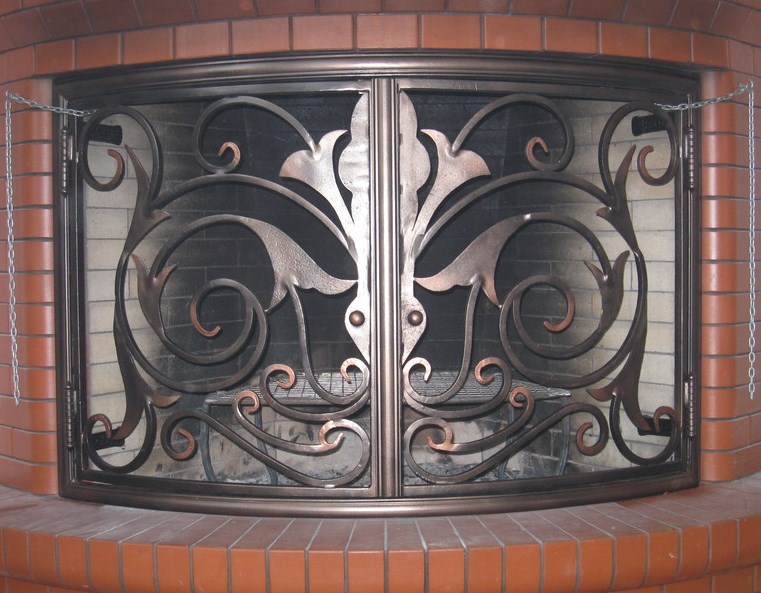 кованый экран для камина 2
