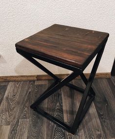 Стул из металла