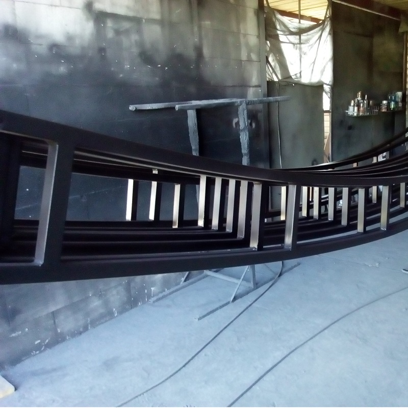 Навес арочный из поликарбоната для машины 4,4