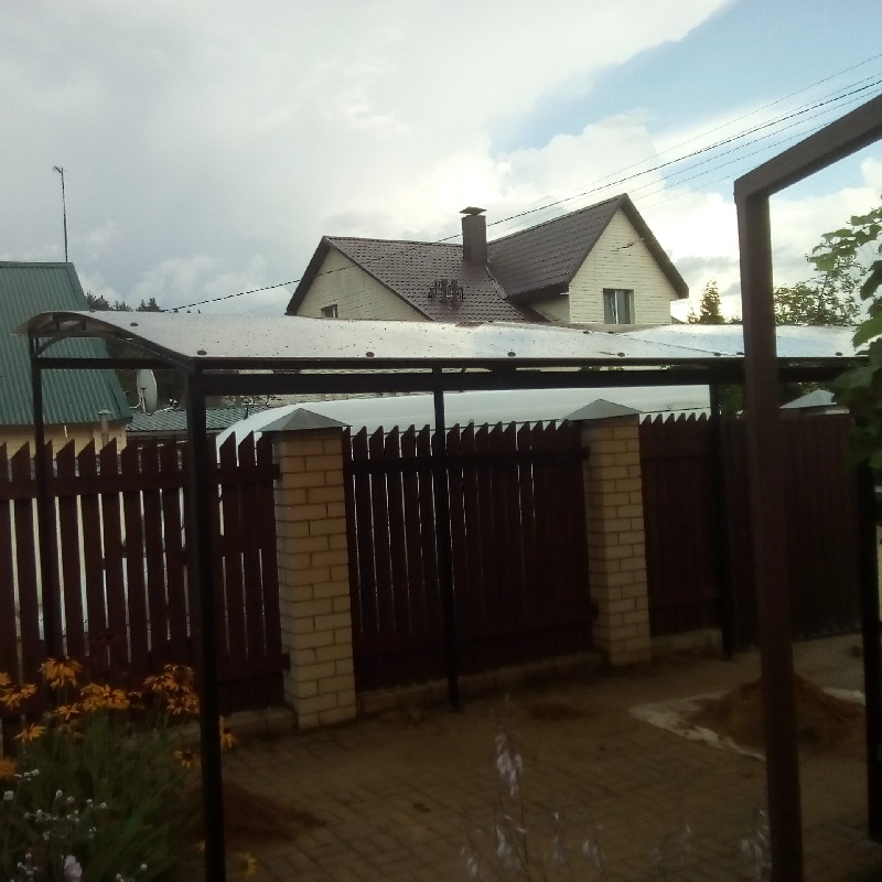 Навес для автомобиля 2,4