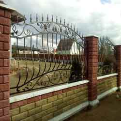 забор кованый в минске