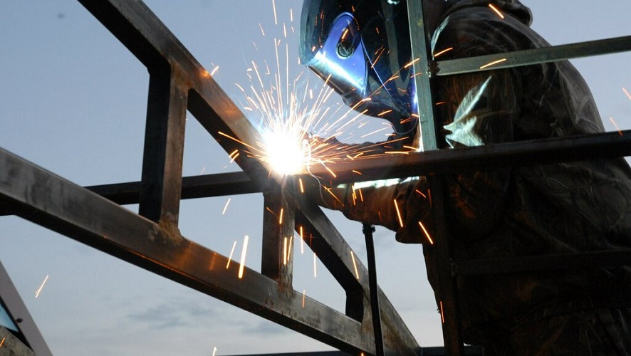 Сварка фермы навеса