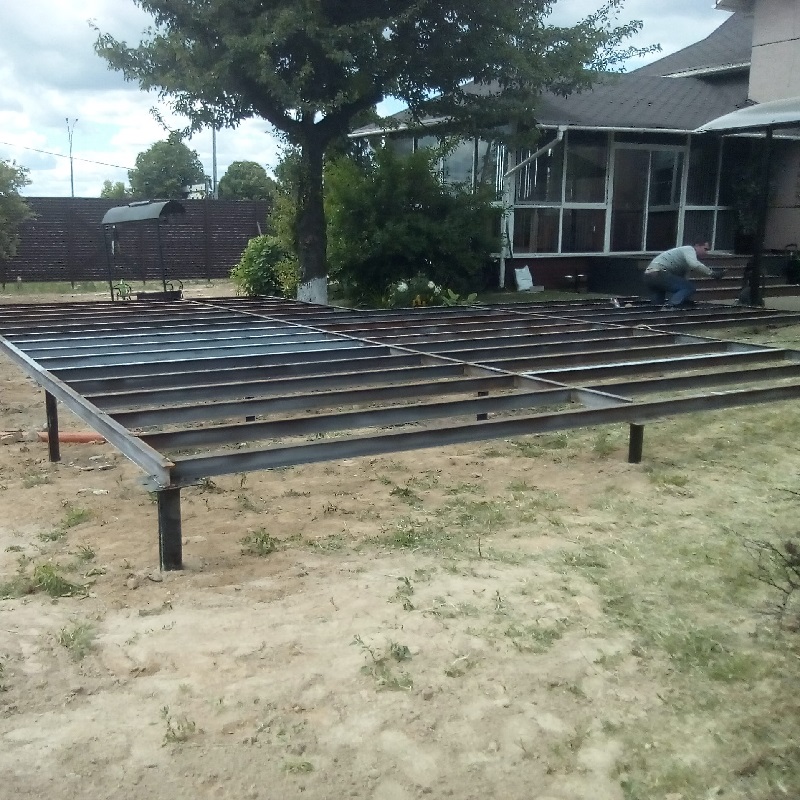 Завершение сварочных работ каркаса террасы 1,4