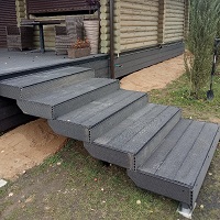 Обшивка террасы доской дпк