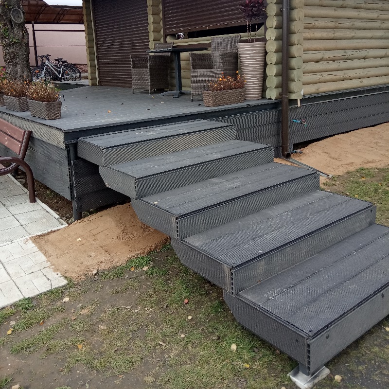 Обшивка террасы доской дпк