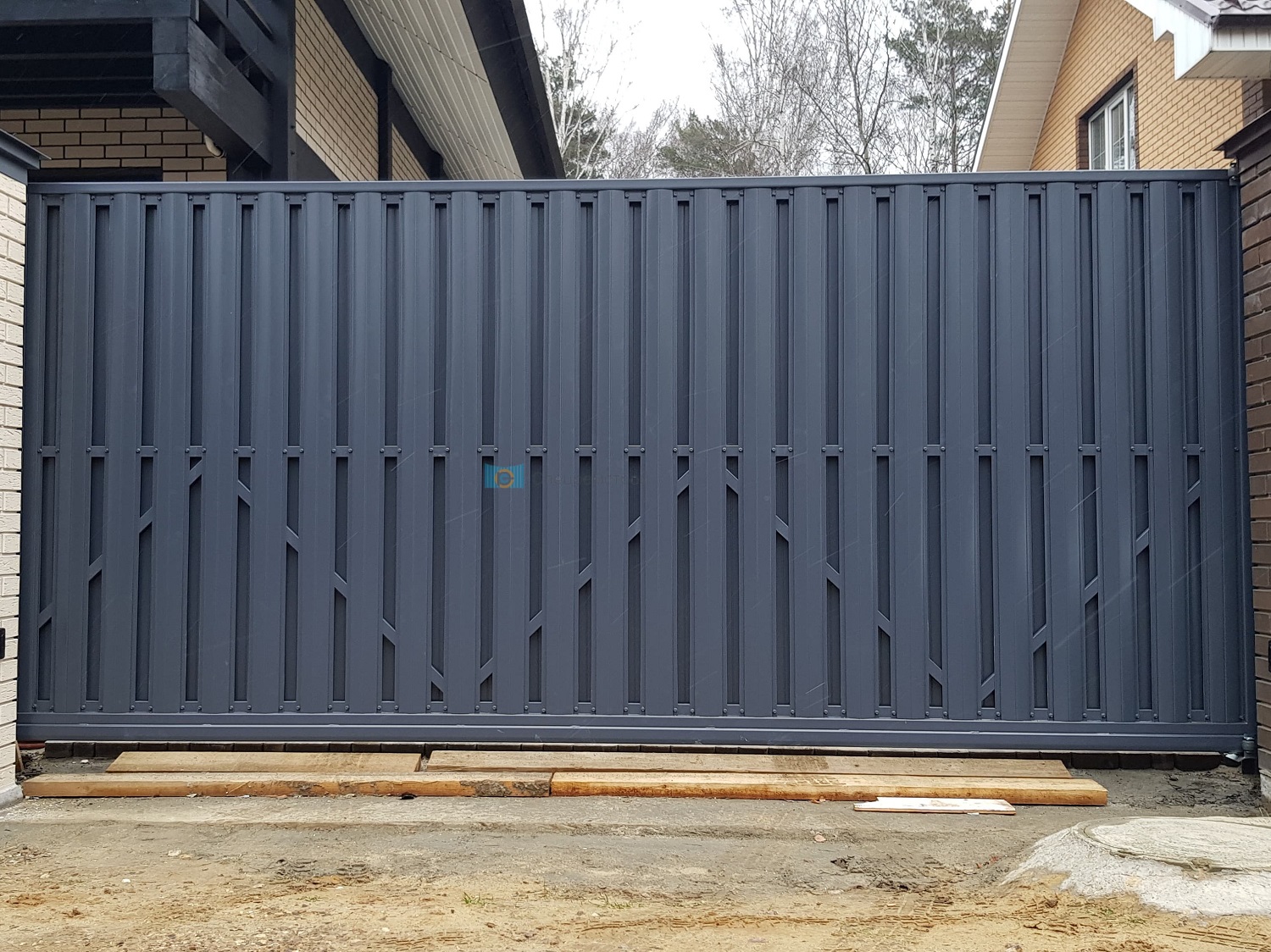 Откатные ворота с штакетником №17