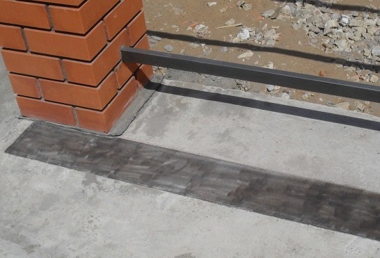 Бетонирование закладной для откатных ворот